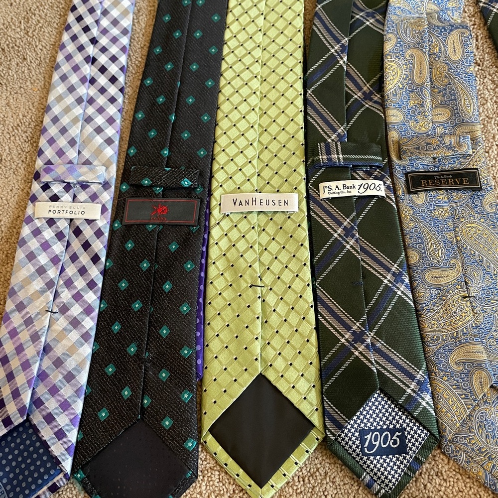 Mew condition ties - Picture 2 of 2